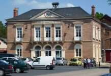 Ein Dorf in der Normandie wird reich beschenkt – durch einen völlig Fremden Thiberville_(Eure,_Fr)_mairie_et_tribunal_de_Paix