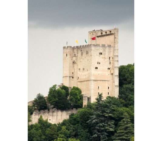 La Tour de Crest – Ein Blick in die Vergangenheit und über die Provence hinaus Tour_de_Crest