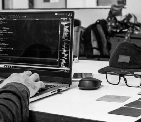 Sébastien Raoult: Der französische Hacker und eine juristische Odyssee zwischen den USA und Frankreich Hacker