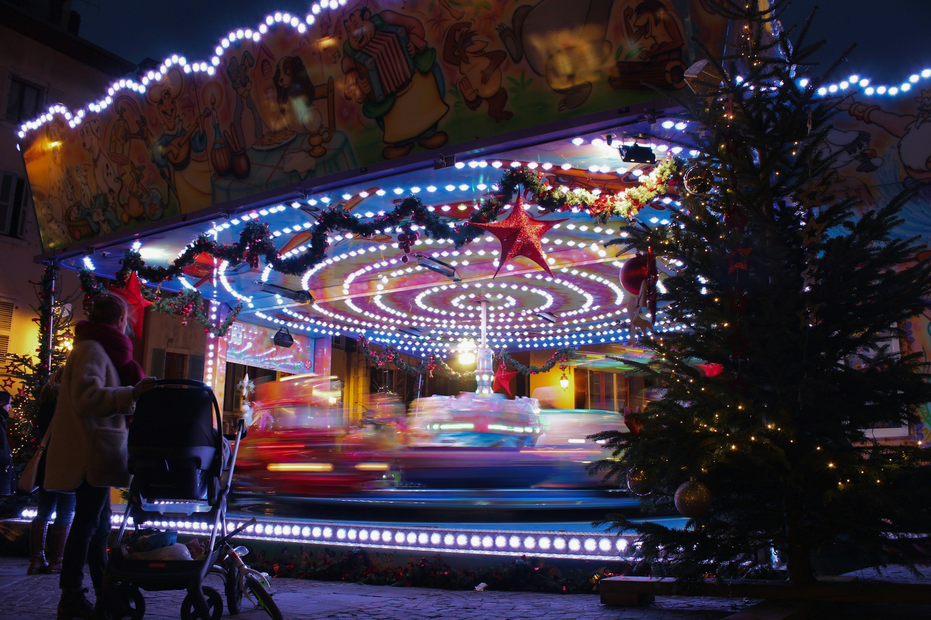 Annecy zur Weihnachtszeit: Ein Winterwunderland wie im Bilderbuch