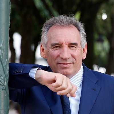 Zwischen Krisen und Kontroversen: François Bayrou und die schwierige Regierungsbildung