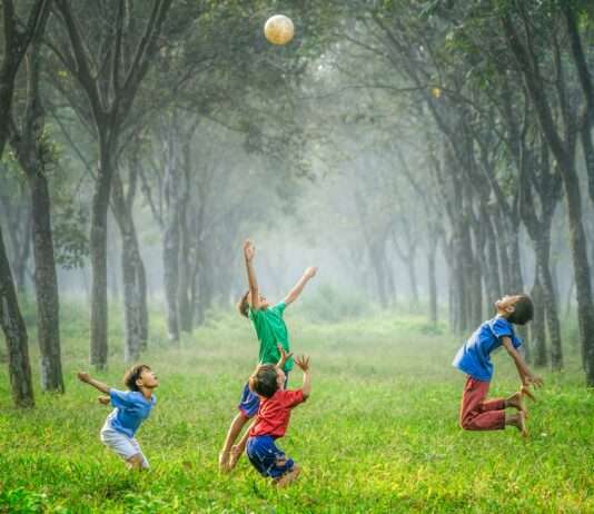 Kinder in Bewegung bringen: Warum körperliche Aktivität eine wichtige Gesundheitsfrage ist Sport_Kinder