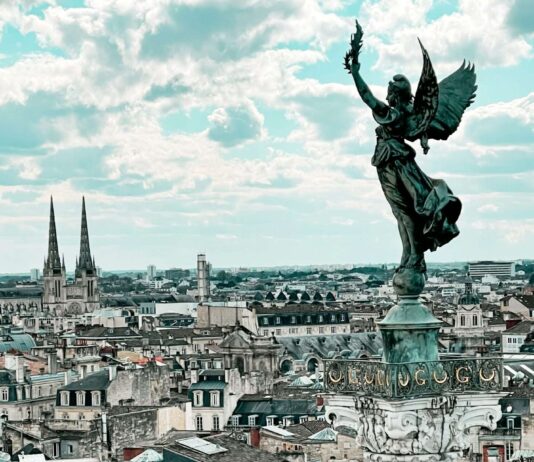 Magischer Lichterzauber: Die schönsten Weihnachtsmärkte in Bordeaux Bordeaux