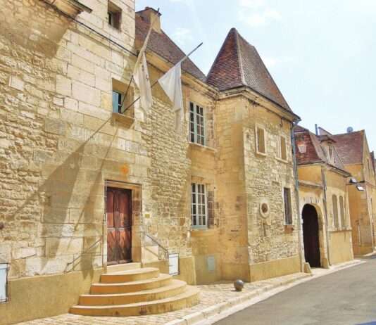 Chablis: Ein Spaziergang durch die Wiege des Weins Chablis_L'Obédiencerie._2015-08-06