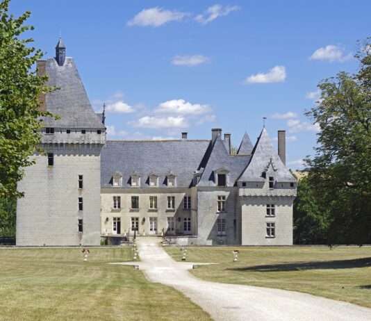 In einem Märchenschloss auf Zeitreise: Besuch des Château de l’Isle Savary Chateau_de_lIsle_Savary