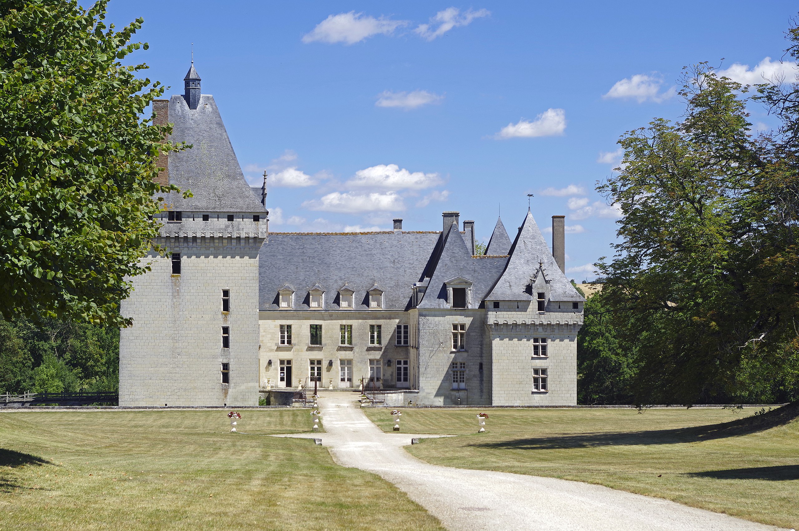 In einem Märchenschloss auf Zeitreise: Besuch des Château de l'Isle Savary