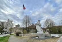Domrémy-la-Pucelle: In der Heimat von Jeanne d’Arc – eine Stadtführung Domrémy-la-Pucelle_-_statue_de_Jeanne_d'Arc