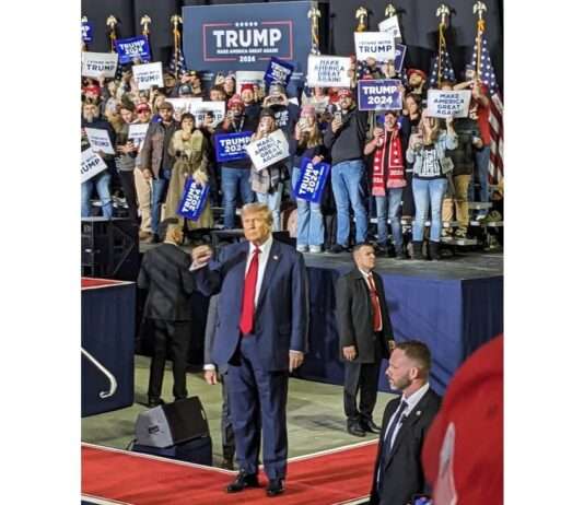 Der Weg zurück: Donald Trump und seine Kandidatur für die Präsidentschaft 2024 Donald_Trump_rally_SNHU_Wikipedia
