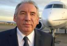 François Bayrou: Ein symbolträchtiger Flug nach Pau Francois_Bayrou_Flugzeug_Illustration