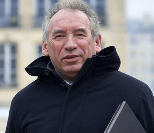 François Bayrou im Krankenhaus – eine schwere Grippe und die Fragilität der politischen Dauerläufer Francois_Bayrou_Winter_Illustration