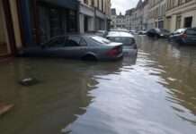 Das Wasser kommt verspätet – warum die Bretagne jetzt besonders wachsam sein muss Hochwasser_Bretagne_Illustration