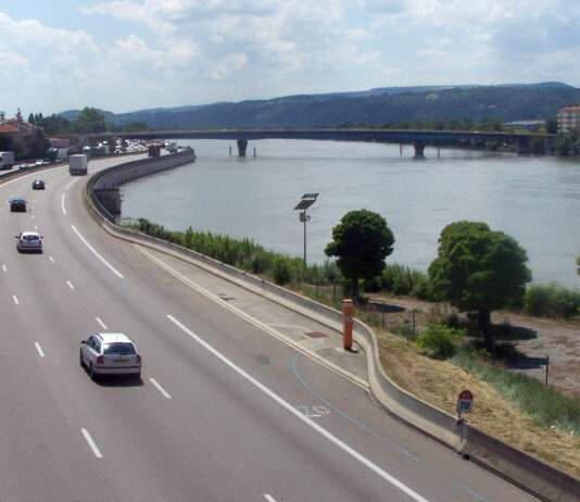 Valence zittert in der Kälte: Der Kampf gegen den eisigen Winter L'autouroute_A7_à_Valence