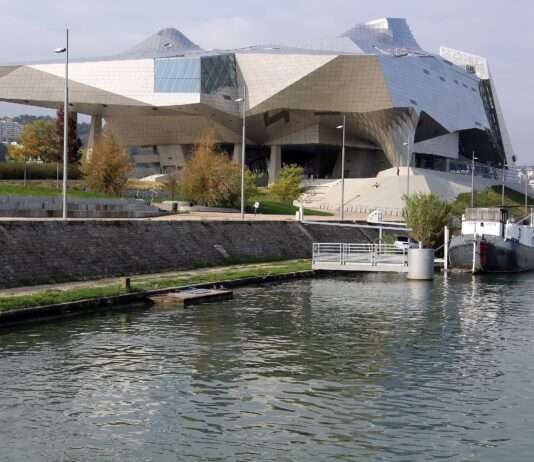 Lyon im Wohnungsnotstand: Wenn Studierende um jeden Quadratmeter kämpfen Lyon_-_Musée_des_Confluences_(Wikipedia)