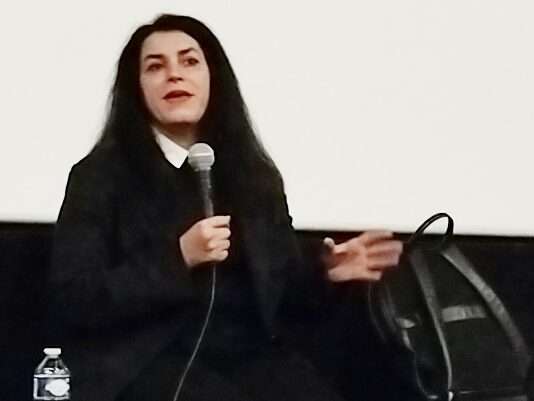 Marjane Satrapi lehnt Légion d’honneur ab und kritisiert Frankreichs „Heuchelei“ im Umgang mit dem Iran Marjane_Satrapi_2022_Wikipedia