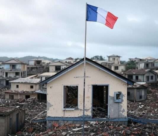 Neue Zyklon-Vorwarnung für Mayotte: Tropensturm Dikeledi naht Mayotte_Zerstörungen_Illustration