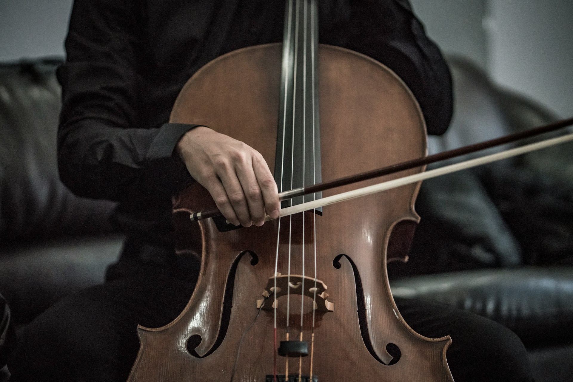 Einbruch in Haute-Savoie: Drei Männer wegen Diebstahls eines Violoncellos im Wert von 1,4 Millionen Euro verurteilt