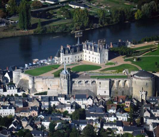 Wenn das nationale Erbe bröckelt – Wie der Klimawandel historische Monumente bedroht Amboise_castle,_aerial_view