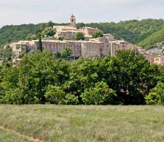 Banon – Ein Dorf zwischen Käse und Büchern Banon_by_JM_Rosier