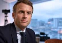 Zwischen Härte und Hoffnung: Emmanuel Macrons strategische Gratwanderung in der Ukraine-Frage Emmanuel_Macron_TV-Studio_Illustration