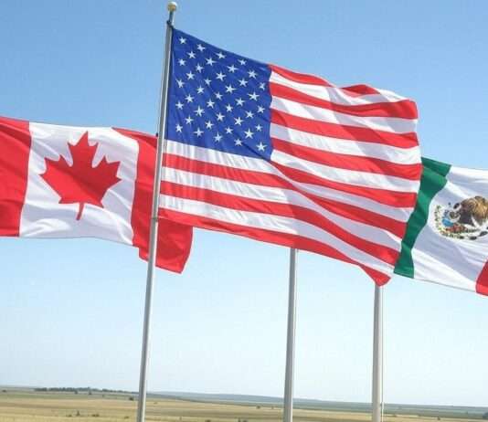 Handelskrieg in Nordamerika: Trumps neue Zölle und ihre weitreichenden Konsequenzen Flagge_Kanada_USA_Mexiko_Illustration