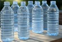 Nestlé unter Druck: Justiz ermittelt wegen illegal behandeltem Mineralwasser Mineralwasser_Plastikflaschen_Illustration