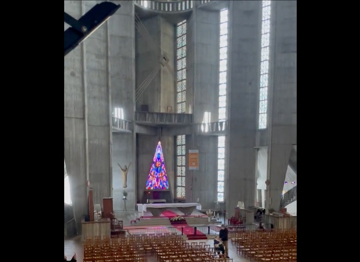 Notre-Dame de Royan: Ein Meisterwerk aus Beton und Licht