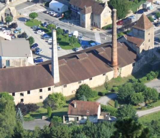 Kulinarische Reise durch das Juragebirge – Genuss inmitten wilder Natur Salines_de_Salins_-_Exterieur