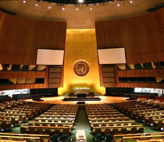 UNO lehnt US-Resolution zum Ukraine-Krieg ab: Ein diplomatischer Balanceakt UN_General_Assembly_hall