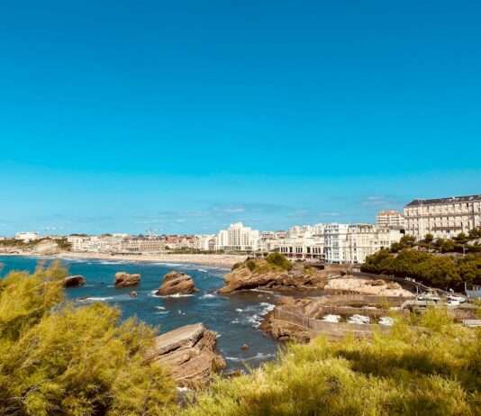 Südwest-Frankreich im November: Warum fühlt sich der Herbst plötzlich wie Frühling an? Biarritz
