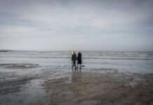 Winterferien am Meer: Immer mehr Urlauber zieht es an die Küste Winter-Strand