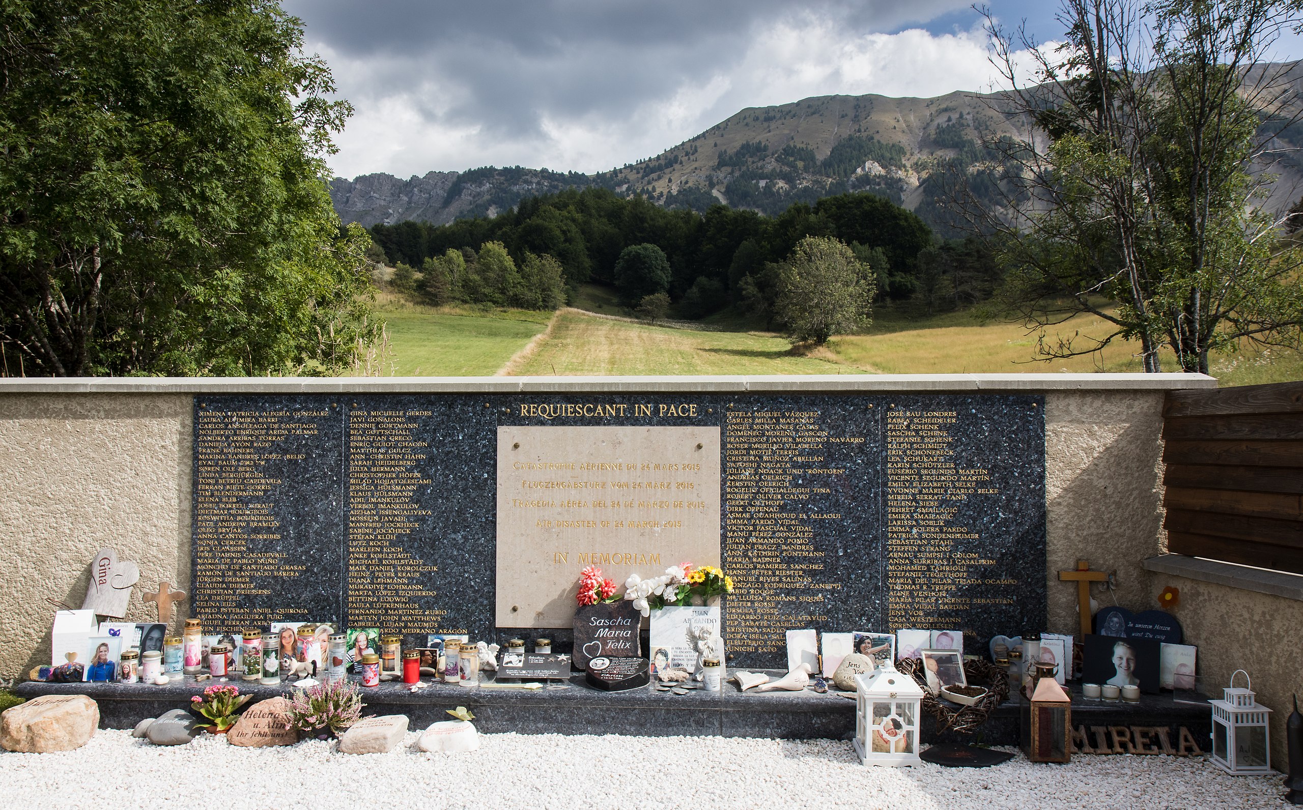 Zehn Jahre danach: Gedenken an die Opfer des Germanwings-Absturzes in den französischen Alpen