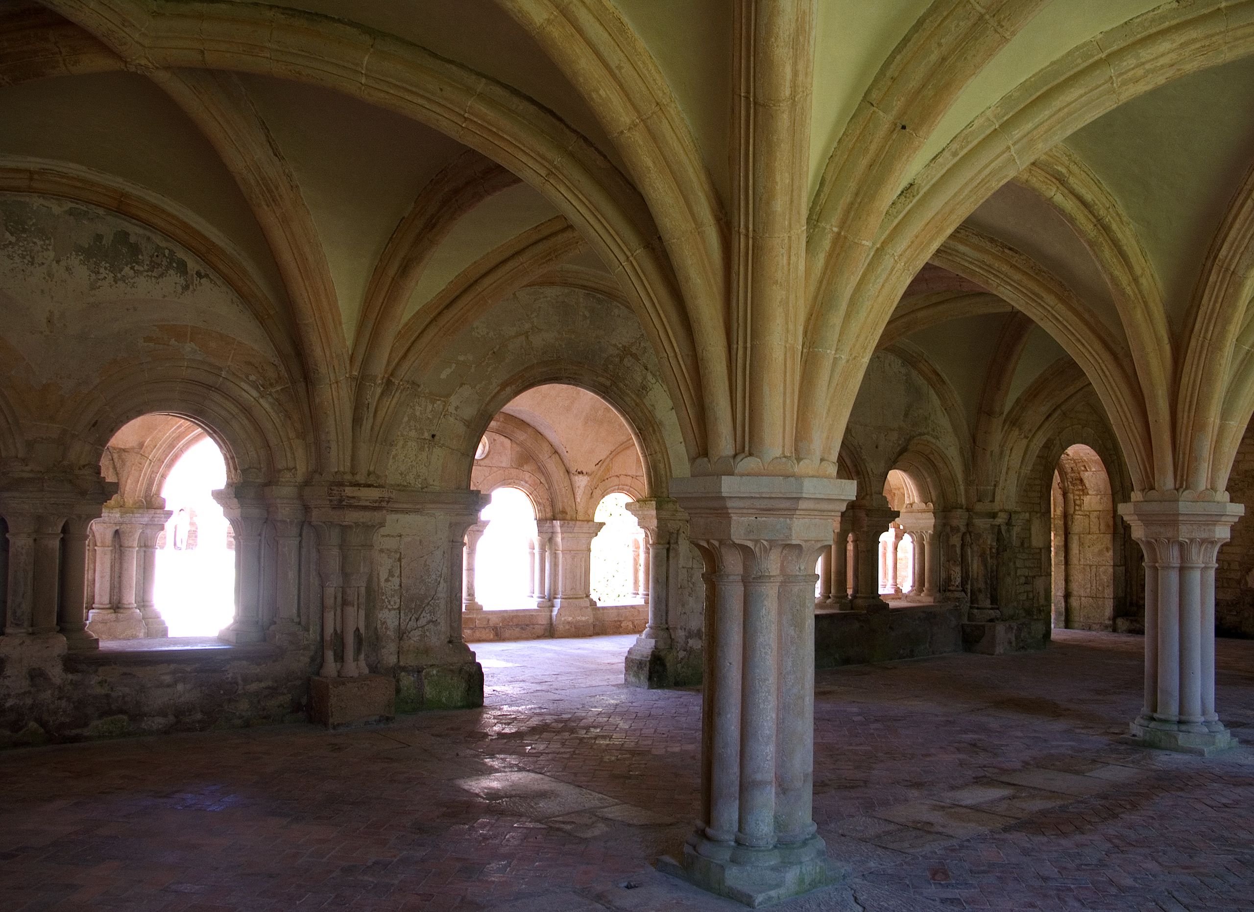 Zeitreise ins Mittelalter: Ein Besuch in der Abbaye de Fontenay
