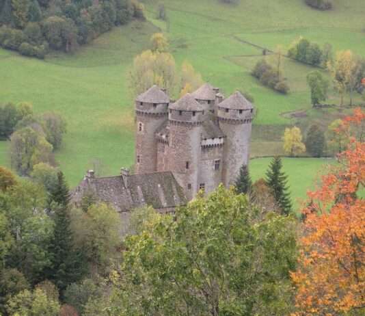 Château d’Anjony: Im Schatten der Türme von Tournemire Anjony