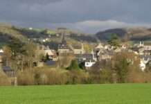 Clécy: Ein Juwel in der Normandie mit Chancen auf den Titel „Lieblingsdorf der Franzosen“ Clécy_vue_partielle_01