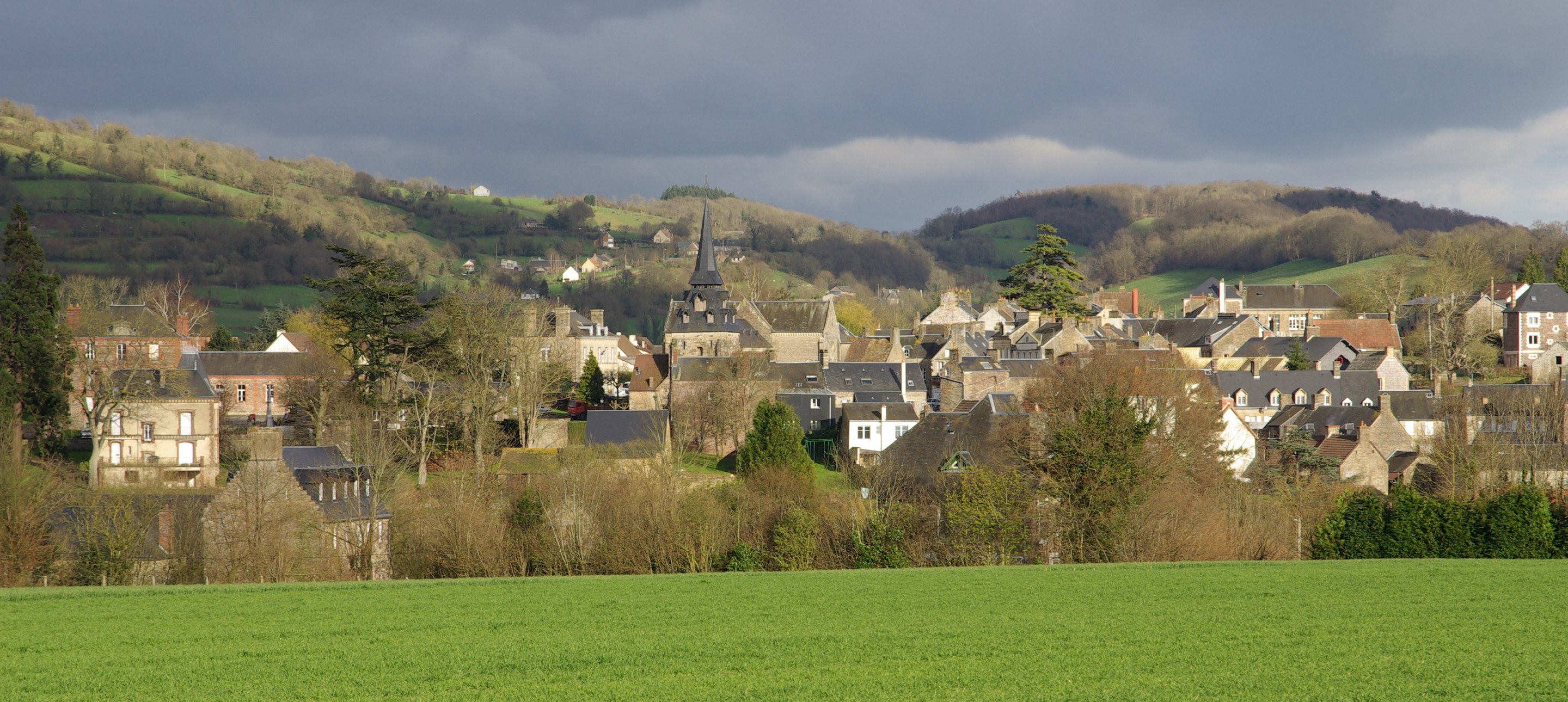 Clécy: Ein Juwel in der Normandie mit Chancen auf den Titel "Lieblingsdorf der Franzosen"