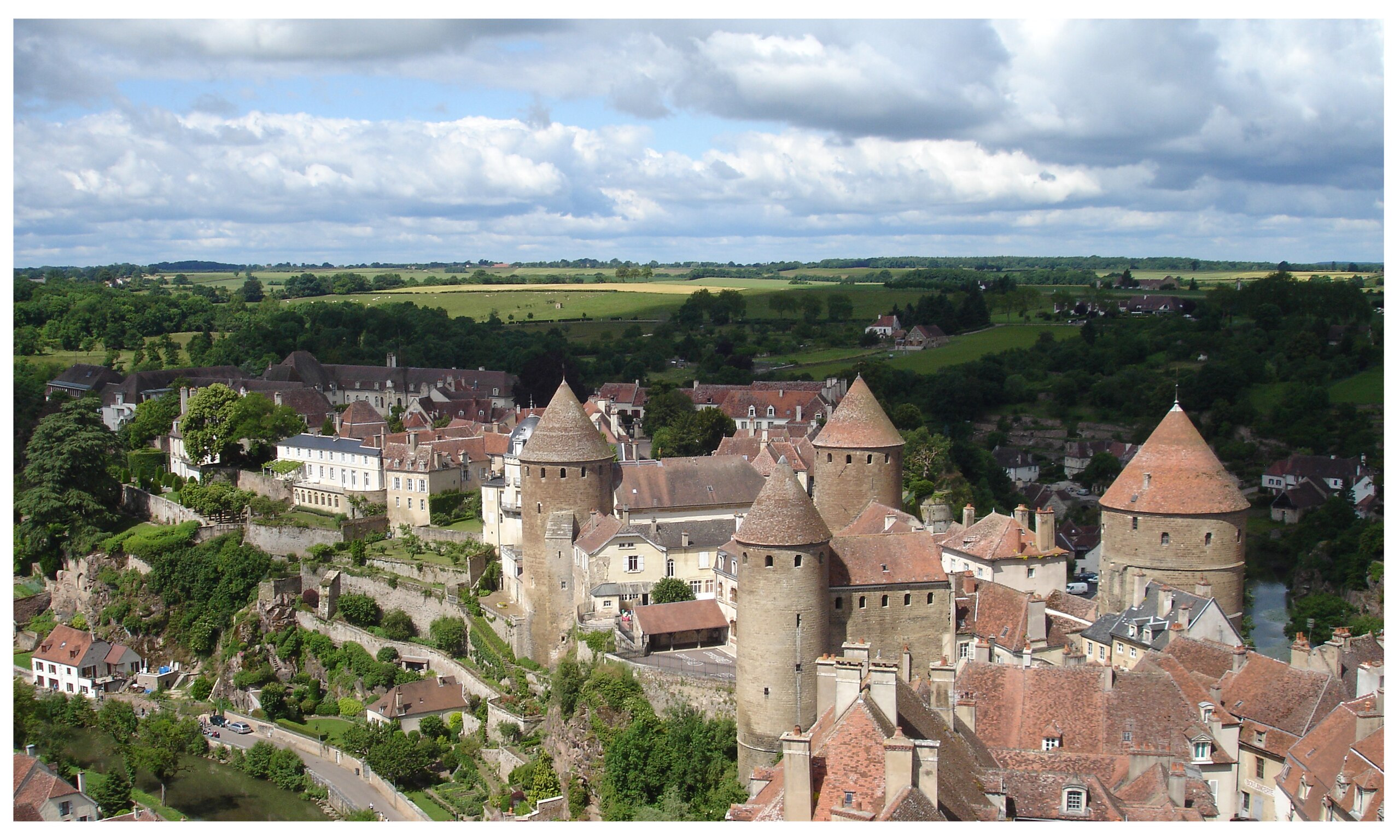 Semur-en-Auxois – Mittelalterliches Juwel im Burgund