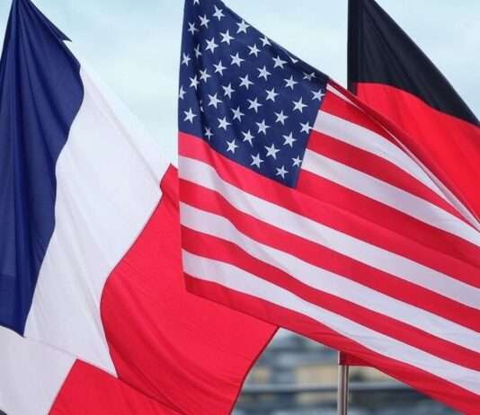 Der „Trump-Trade“ ist vorbei: Auswirkungen auf Frankreich und Deutschland Flaggen_Frankreich_USA_Deutschland_Illustration