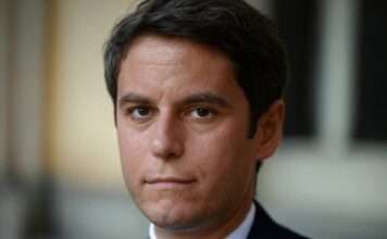 Gabriel Attal auf dem Sprung: Eine leise Vorankündigung der Präsidentschaftsambitionen Gabriel_Attal_Illustration