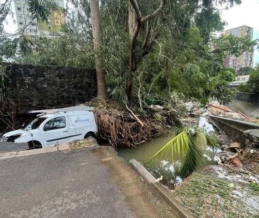 Nach Zyklon Garance: 200-Millionen-Euro-Hilfsfonds für La Réunion La-Reunion_Zyklon-Garance_ScreenX