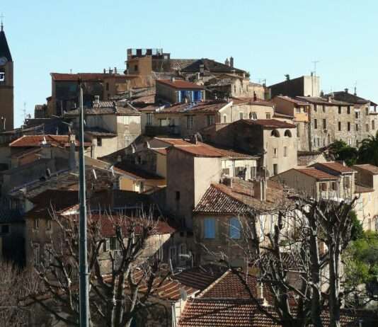 Eine Fahrt durch die Dörfer im Hinterland von Menton – Berge, Olivenhaine und mittelalterlicher Charme Gorbio-Wiki