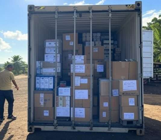 22 Tonnen Hilfsgüter für Mayotte seit zwei Monaten blockiert – Bürokratie als Hindernis Hilfsgüter_blockiert_Illustration