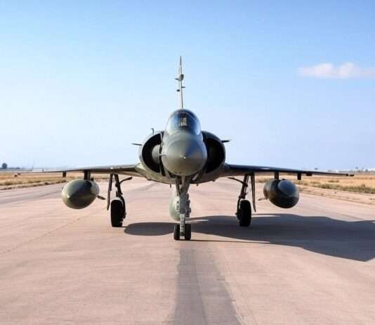 Macron in Luxeuil: Ein Zeichen für Frankreichs militärische Zukunft Kampfjet_Mirage2000-5_Illustration