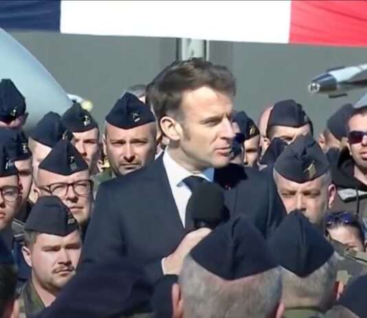 Frankreich verstärkt seine Verteidigungsfähigkeit: Beschleunigte Beschaffung von Rafale-Kampfjets und Investitionen in die nukleare Abschreckung Macron_Militär_ScreenX