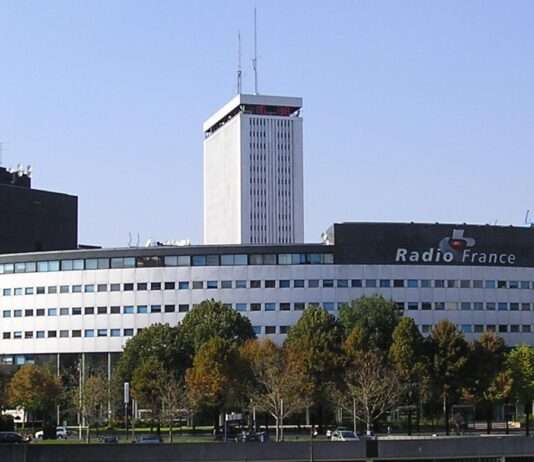 Streit um die Medienreform: Frankreichs öffentlich-rechtlicher Rundfunk im Streik Maison_de_la_Radio_Paris
