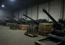 Die Wiedergeburt der Forges de Tarbes: Wie Europas Rüstungsindustrie auf Hochtouren läuft Waffen_Munition_Haubitzen_Illustration