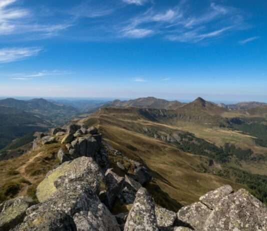 Cantal: Zwischen Vulkankratern, Käsekunst und Burgenzauber Cantal