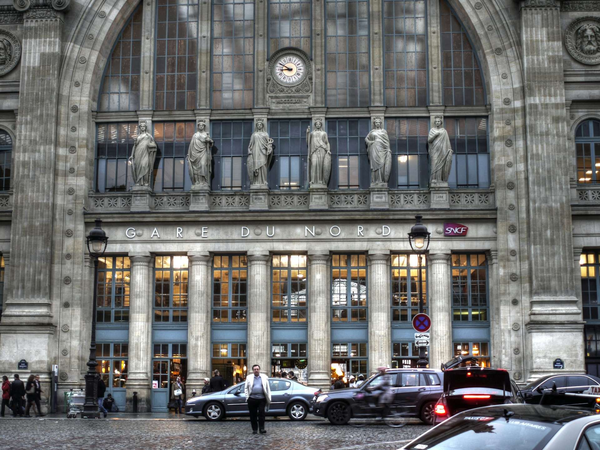 Gare du Nord: Bombe aus dem Zweiten Weltkrieg legt Bahnverkehr lahm