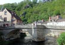 Zwischen Wollfäden und Weltkunst: Ein Besuch in Aubusson Aubusson_-_Pont_de_la_Terrade_Wikipedia