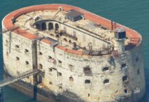 Fort Boyard: Ein französisches Wahrzeichen kämpft ums Überleben Fort_Boyard_(Wikipedia)