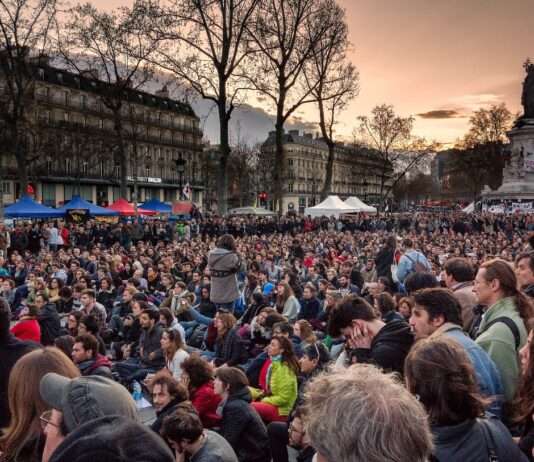 Mord in einer Moschee im Gard: Paris ruft zum Protest gegen Islamfeindlichkeit auf Kundgebung_Place-de-la-Republique_Wikipedia